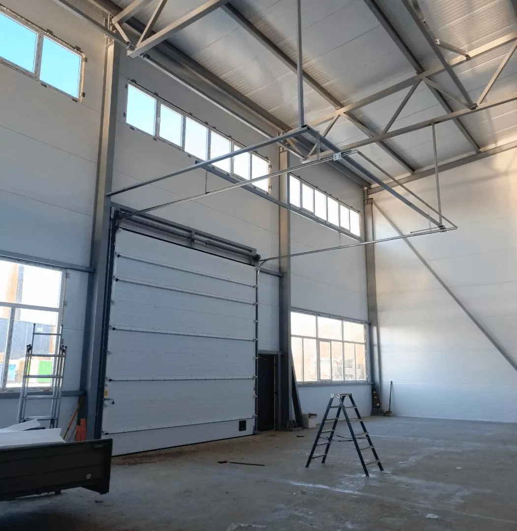 Как выбрать идеальные промышленные ворота для вашего бизнеса: Полное руководство